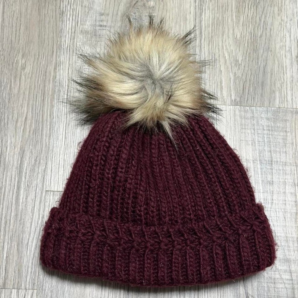 David and Young Burgundy Knit Beanie Faux Fur Pom Pom Winter Hat D&Y Burgundy